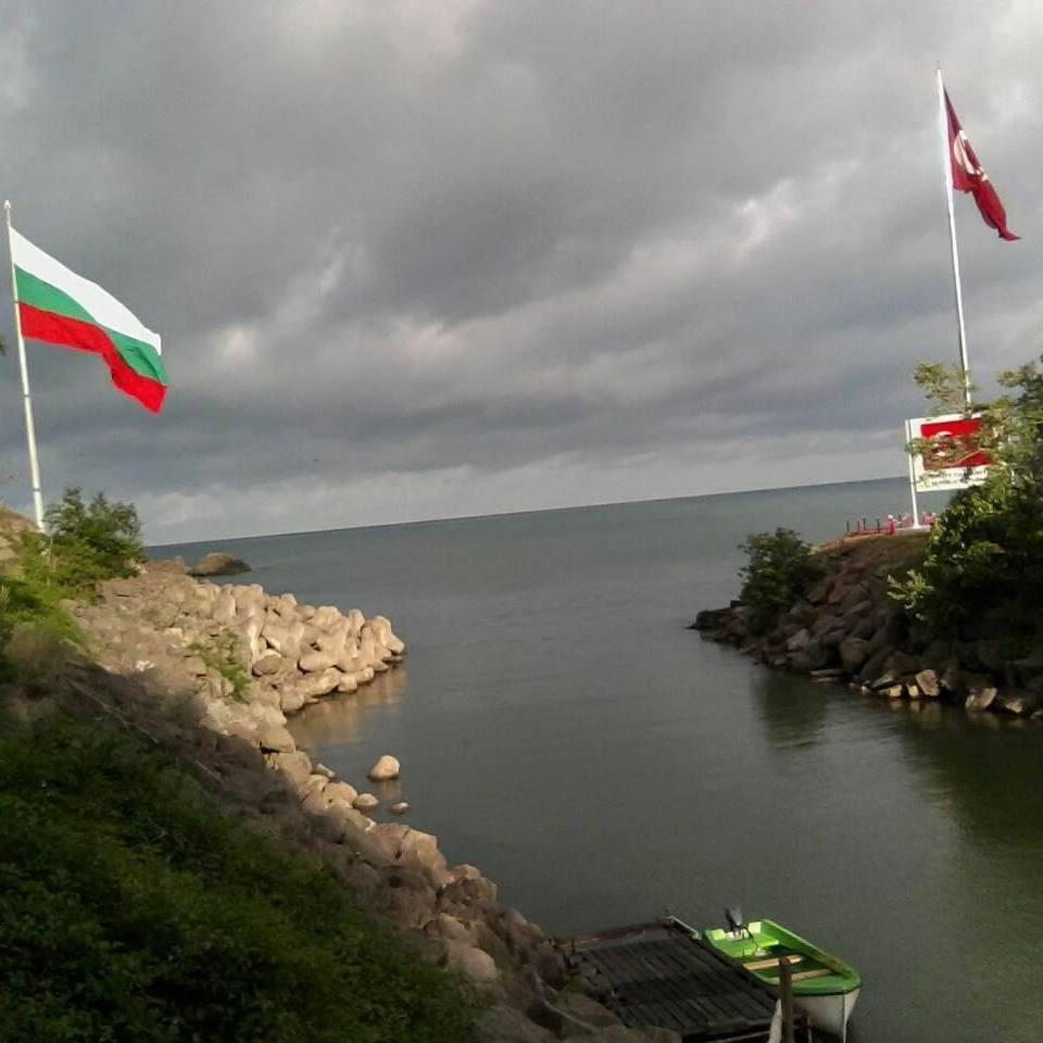 Вила За Гости Бранко И Приятели Rezovo Bagian luar foto